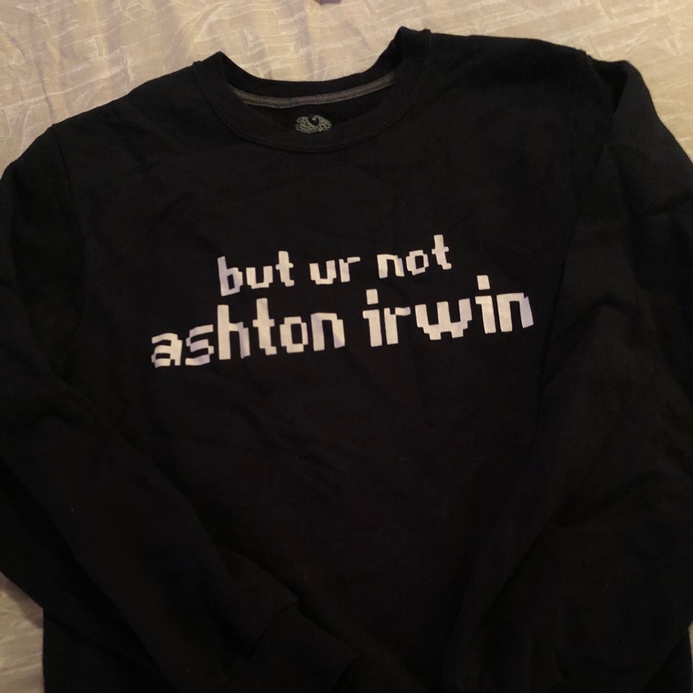 5SOS Ashton Irwin fruit of the loom crew neck